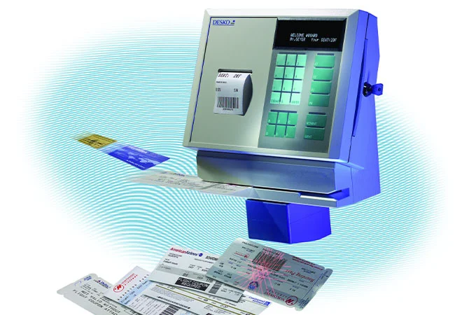 Hist&oacute;rico terminal de verificaci&oacute;n DESKO con teclado e impresora, lee carn&eacute;s de identidad y tarjetas para controles de identidad.