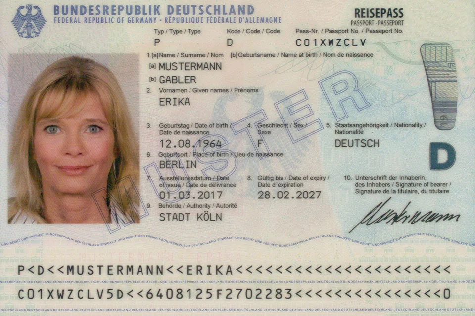 Modelo de pasaporte para Alemania con zona de lectura visual (VIZ) y zona de lectura mec&aacute;nica (MRZ)