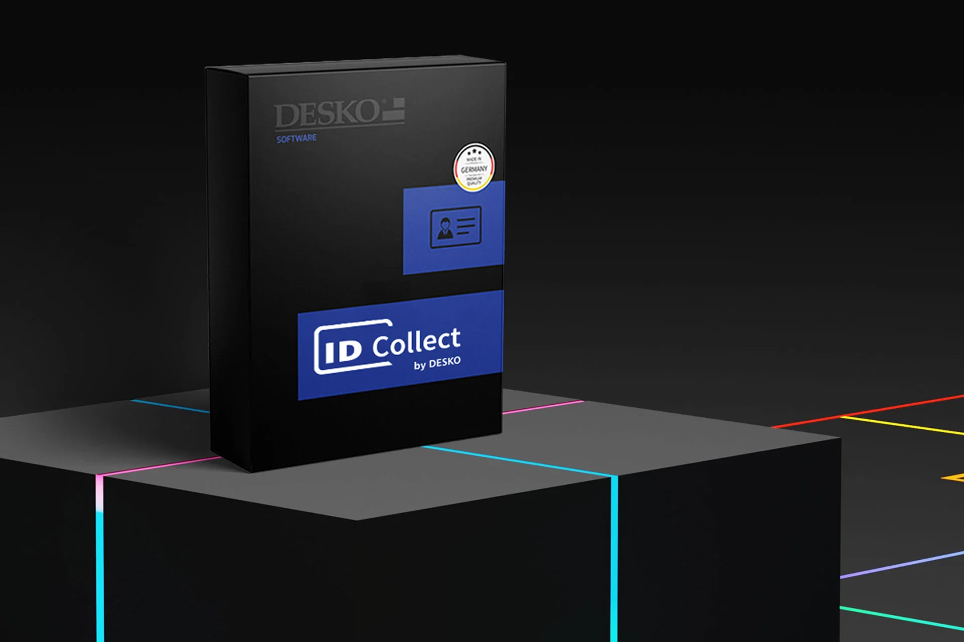 Embalaje de producto "ID Collect by DESKO" sobre un pedestal: moderna soluci&oacute;n de software para la recogida segura de datos de identificaci&oacute;n.